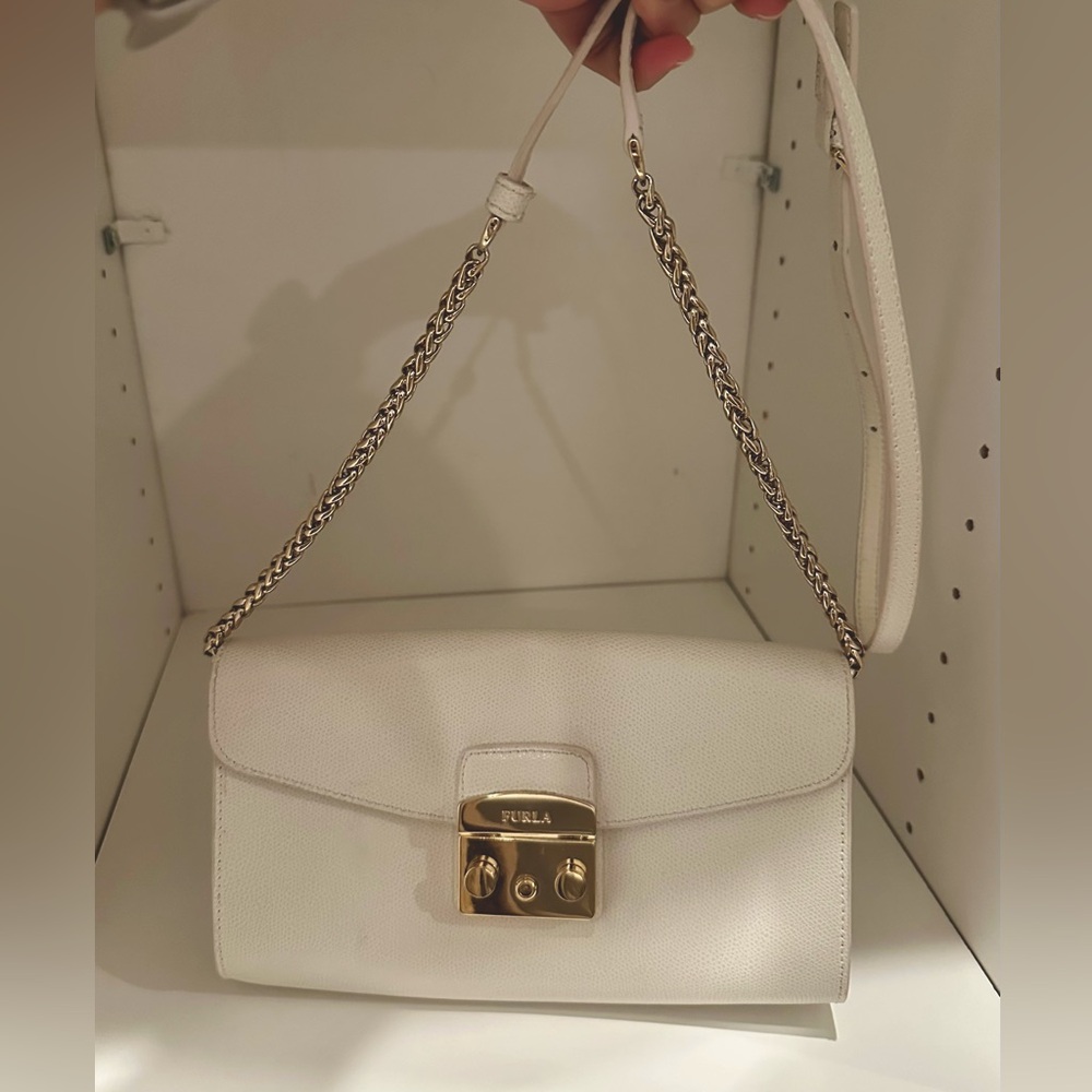 Furla White Leather Shoulder Bag